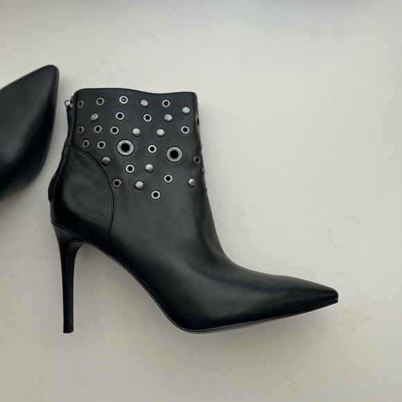 NINE WEST  Black Pointy Toe Leather Booties - Picture 2 of 7